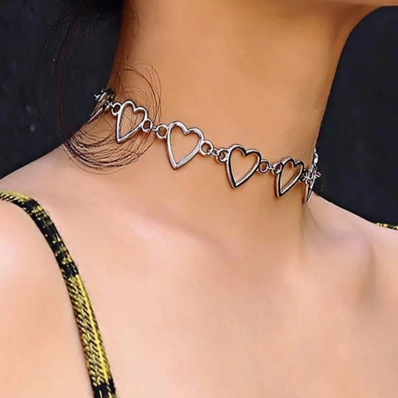 *Crystal* Heart Choker - Picture 3 of 4